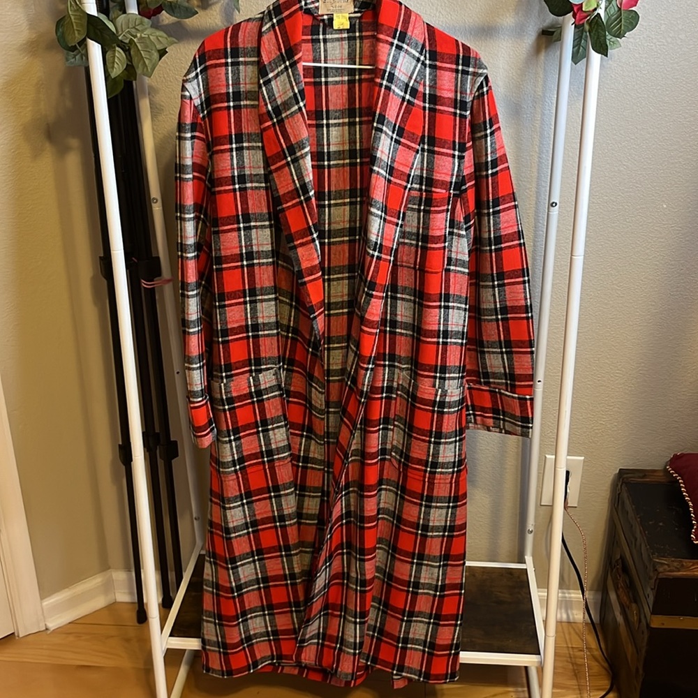 Vintage ❗️st. Moritz robe red plaid men’s robe medium 50/50 orlon acrylic/wool